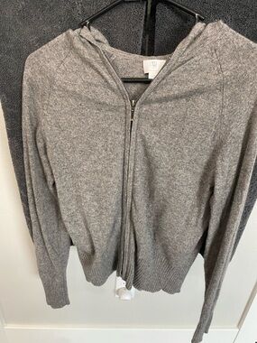 Cashmere Gray Zip-Up Hooded Sweater